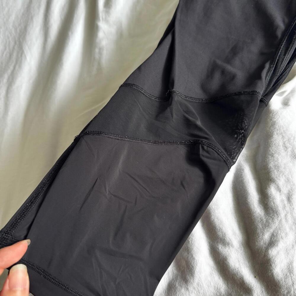 1 Lululemon Fresh In Mesh Tight (25") - Black - Picture 8 of 9